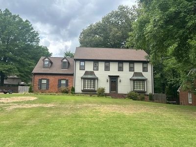 1915 Hidden Oaks Dr