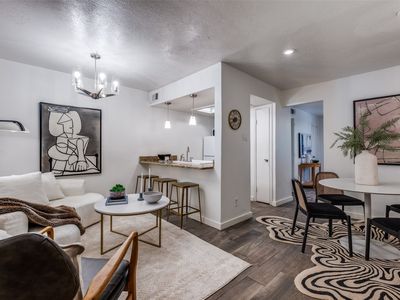 4525 Gilbert Ave APT 204