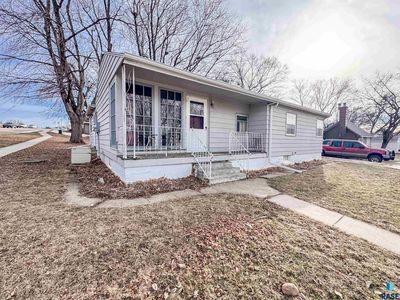 300 S 1st Ave