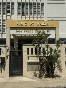 2465 Kuhio Ave #1418