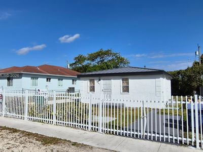 1827 NW 74th Ter