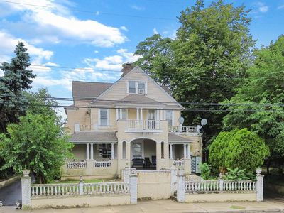 168-176 Chelsea Avenue