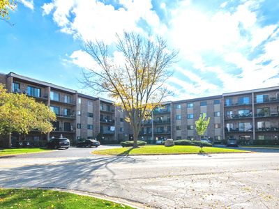Property at 725 W Huntington Commons Rd APT 416, Mount Prospect, IL