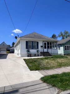 66 Ackley Ave