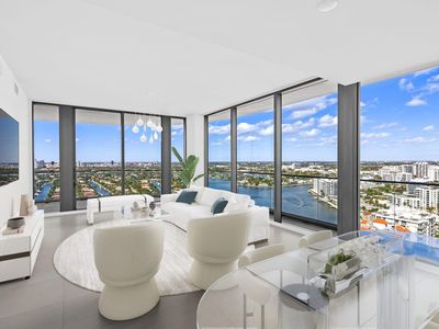 153 N Seabreeze Boulevard #2404-s