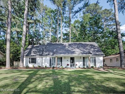 5366 Balmoral Dr