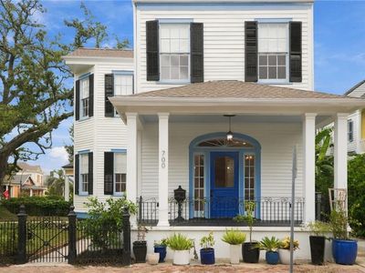 700 Pelican Ave