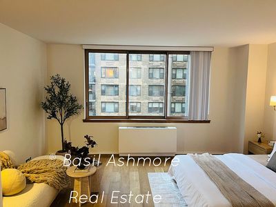 235 E 40th St APT 9J