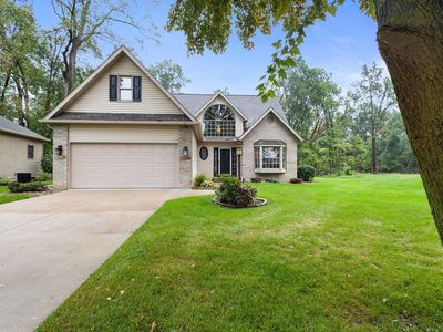 2208 Woodland Ct