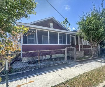 1919 Eagle St