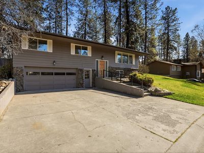 1223 W Bellwood Dr