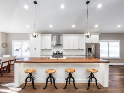 1133 W Autumn Leaf Ln