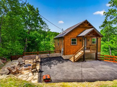 756 Ski View Ln