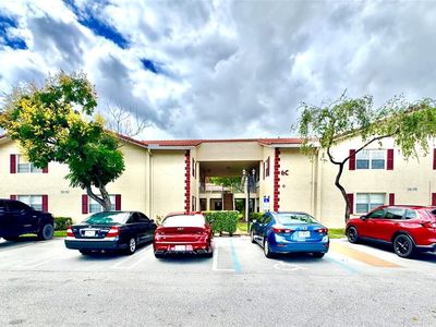 3590 N University Dr #V-6