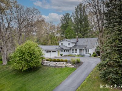 2814 Burrwick Dr SE