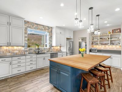 2051 Stove Prairie Rd