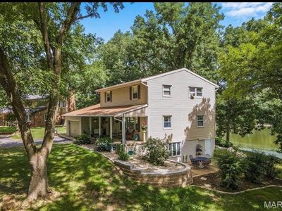 Property at 12 Del Mar Ct, Taylorville, IL