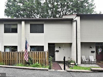 17 Centennial Rd