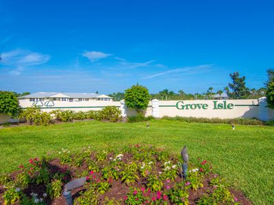 605 W Lake Jasmine Circle #207