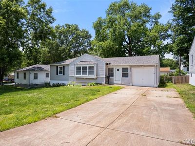 9553 Erie Dr