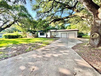 2419 Meadow Ln