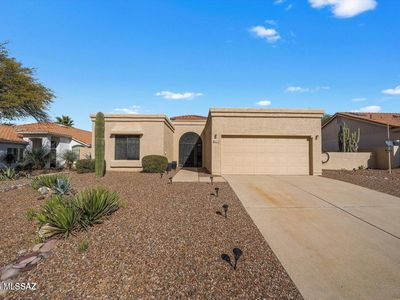 64510 E Canyon Shadows Ln