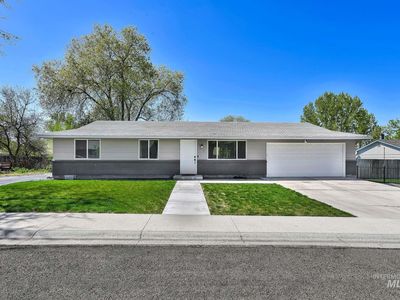 353 S Ash Ave