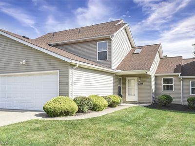 Property at 3222 Greentree Cir, Medina, OH