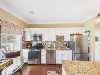 1429 Main St #5E