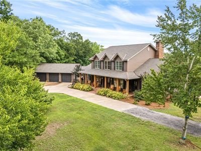 5915 Lee Road 390