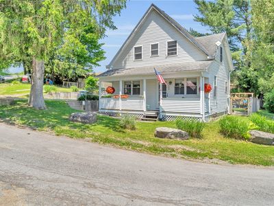 102 Lougheed Rd