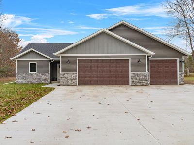 W6475 Woodhaven Circle