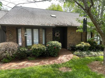 400 Chadbourne Ct