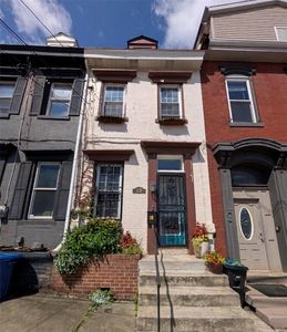 18 1/2 S 13th St