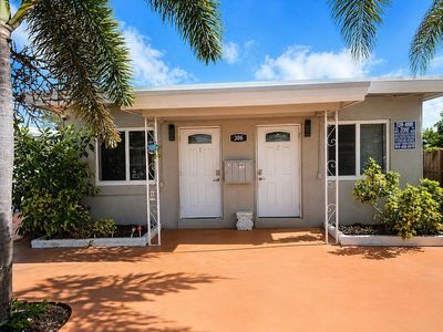306 NE 6h St #1-4
