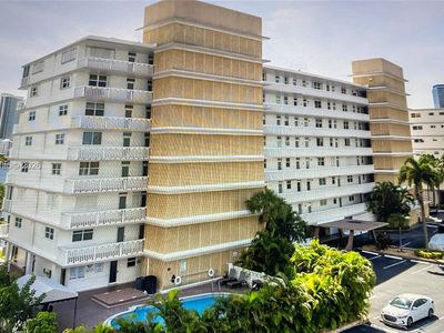 410 Golden Isles Dr APT 407