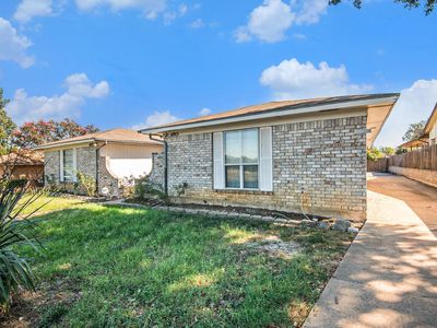 6913 W Cleburne Rd