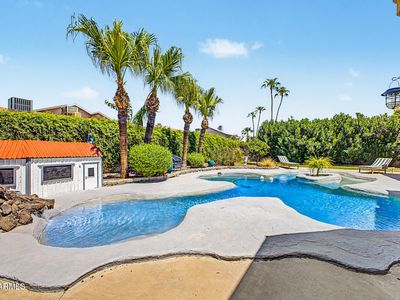 3960 W GLENAIRE Drive