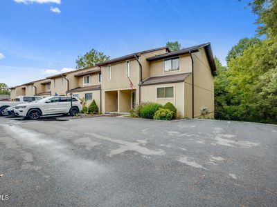 605 Redstone Dr APT 28