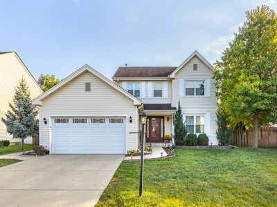 Property at 232 Pepperidge Cir, Streamwood, IL