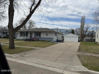 1427 Lawler Ave