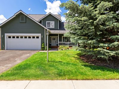 1051 Foxmoor Dr
