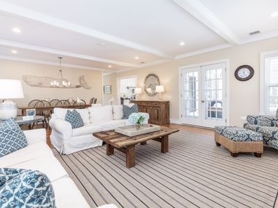 3 Dolphin Ct