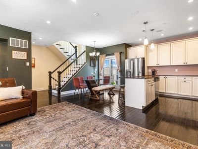 308 Dupont St