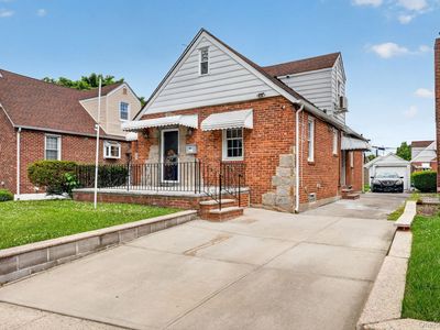 8311 Little Neck Parkway