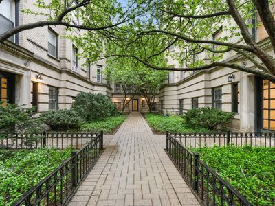 2730 N Pine Grove Ave APT 1N