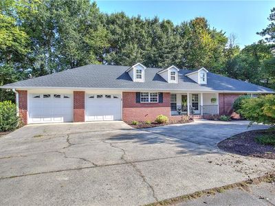 9 1/2 Greenbriar Ave