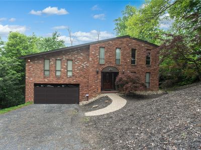 3436 Macarthur Dr