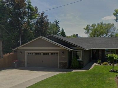 2196 Crestbrook Rd
