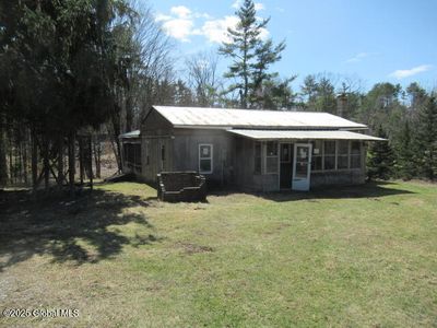 37 Warren Cemetery Road